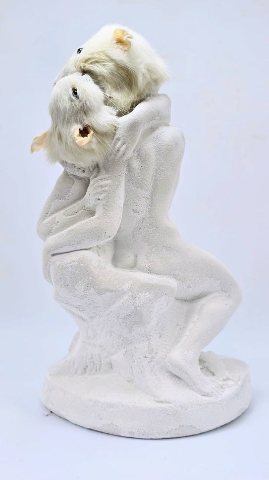 ' Rodent & Juliet ' taxidermy statue